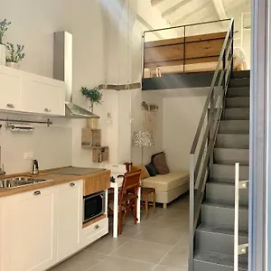  Bed & Breakfast Metroloft