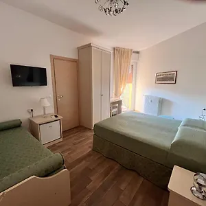  Appartamento Piazza Dell'unita'