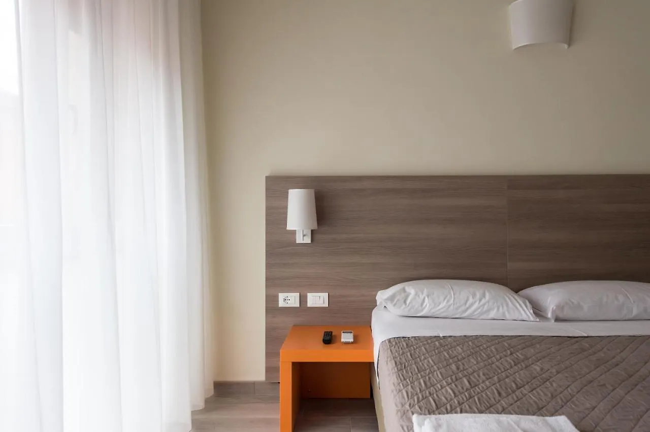 *** Konukevi San Felice 135 - 2 Otel Bolonya İtalya
